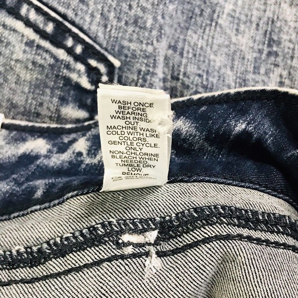 Maurices Women's 22W Capri High Rise Medium Wash Stretch 5 Pocket NWT G - Picture 4 of 5